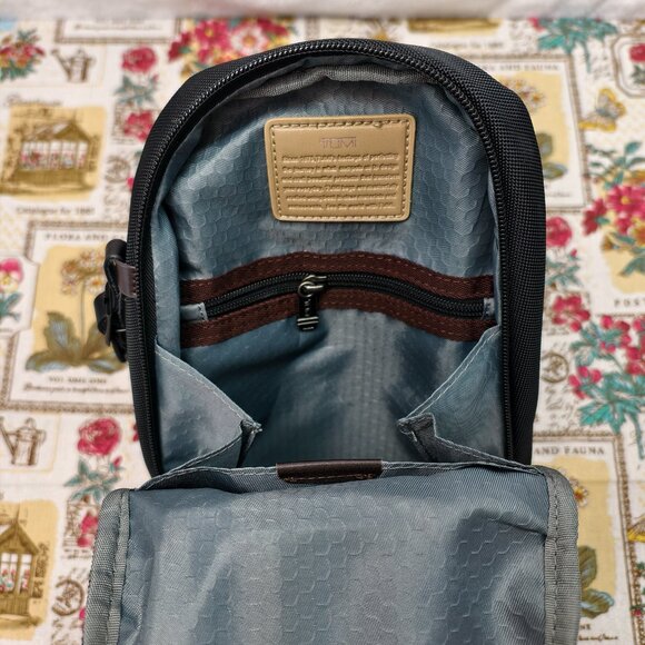 👑POSH NWT Tumi Alpha Bravo Chest Bag Black Anti-Theft Crossbody - Picture 7 of 7